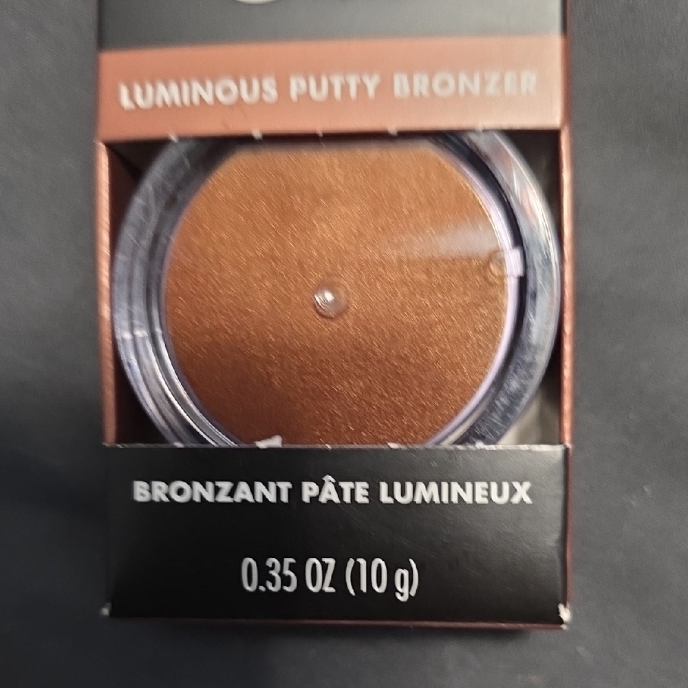 E.L.F Luminous Putty Bronzer